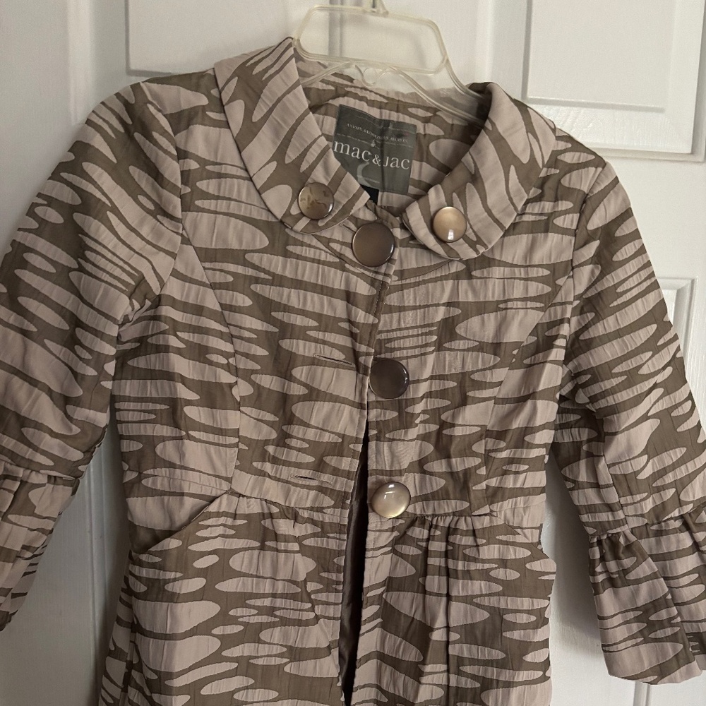 Mac & Jac Biege & Green Fancy Jacket w/Large Buttons & 3/4 Sleeves Size 4